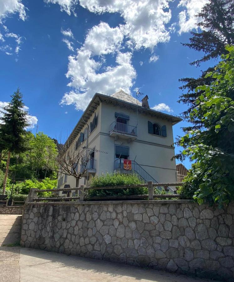 Raco Del Pirineu Apartment El Pont de Suert Bagian luar foto